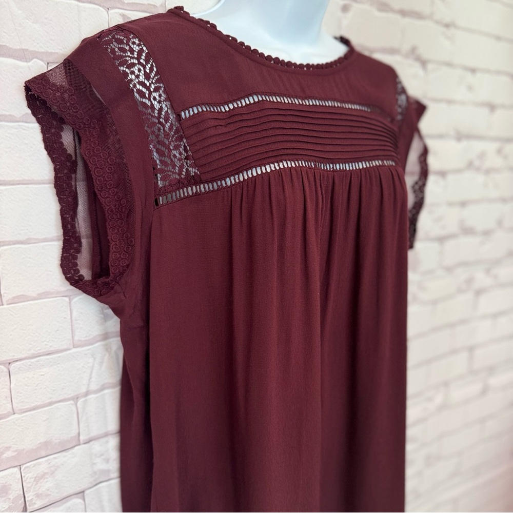 Daniel Rainn Maroon Flutter Sleeve Lace Detail Blouse